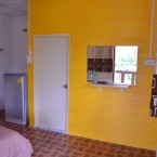 บ้านสีเหลือง